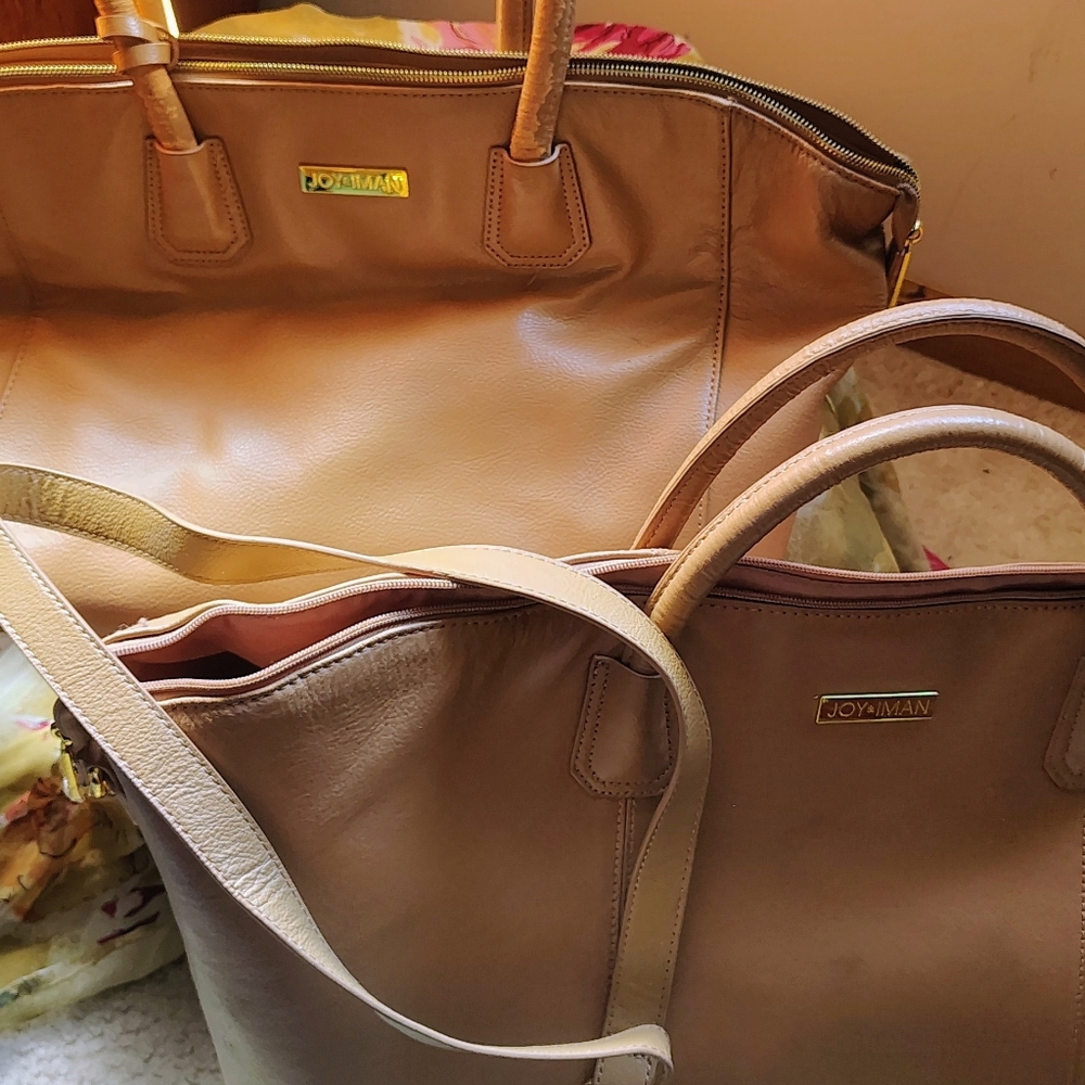 Luggage Carry On & A Travel Tote MAKE A REASONABLE OFFER